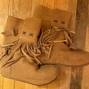 Bearpaw Krystal Pull On Tan Suede Fringed Boot Women’s Size 11